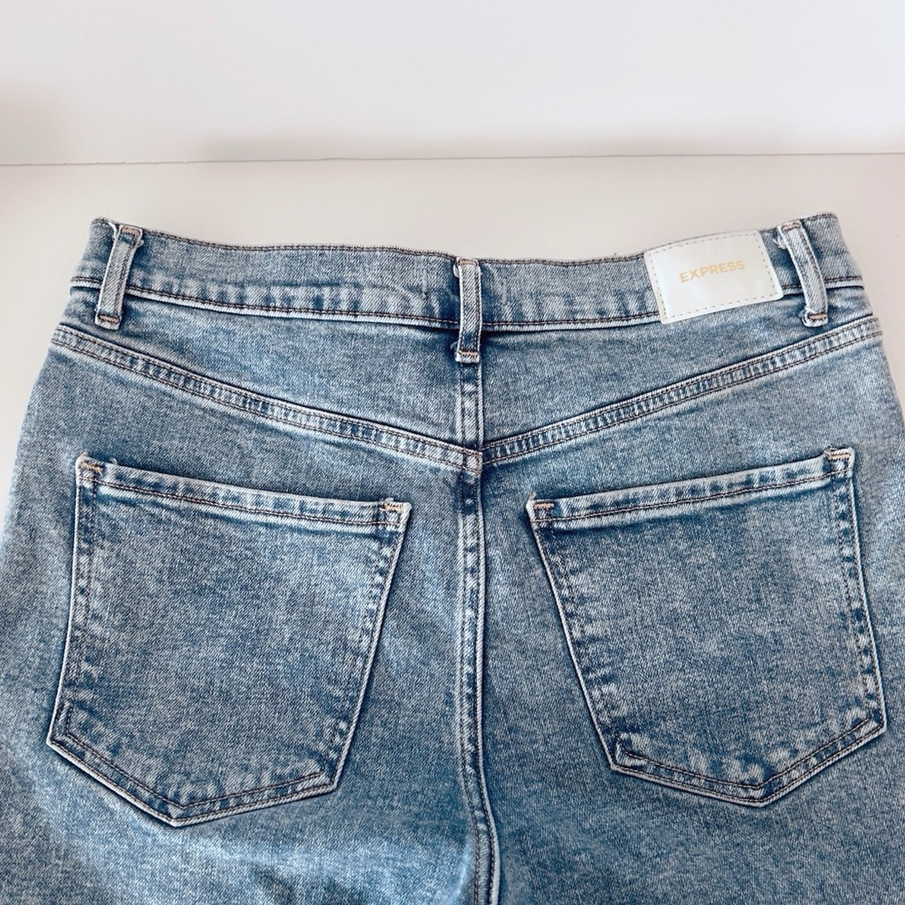 Express Straight Ankle Jeans – Distressed Light Wash Denim Size 8 - Picture 2 of 7